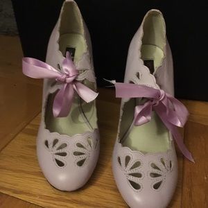 Mojo Moxy Lilac Vintage Heels